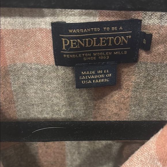 Pendleton Women's Plaid shacket peach and Tan - Picture 2 of 6